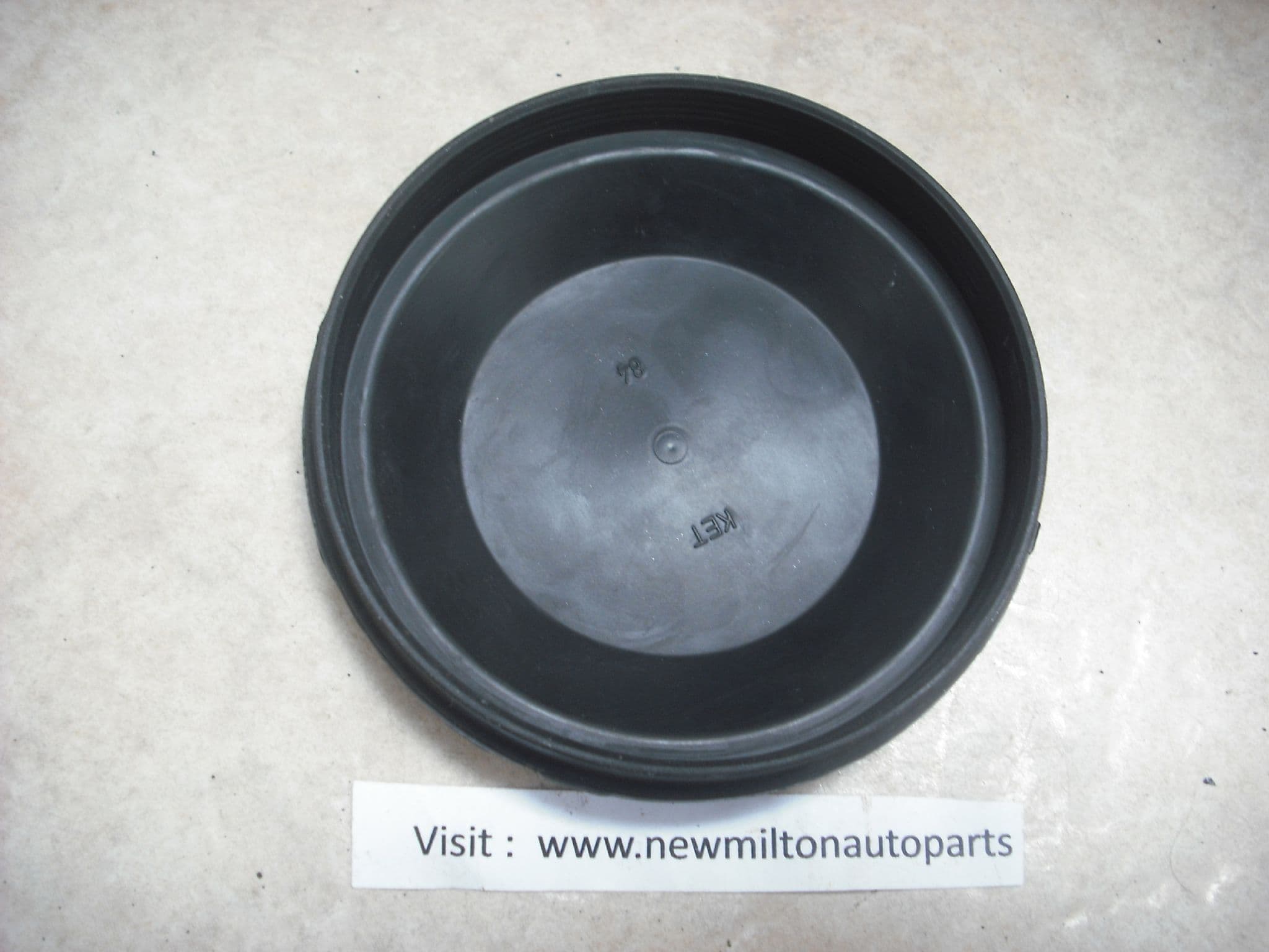 A GENUINE RENAULT ESPACE MK4 RUBBER HEADLIGHT HEADLAMP BULB COVER CAP