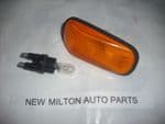 A GENUINE SAAB 900 9000 FRONT WING SIDE MARKER INDICATOR FLASHER UNIT