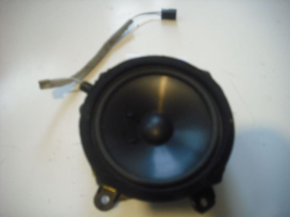 A GENUINE SAAB 93 93 FRONT DOOR SPEAKER 12800321 N/S LEFT