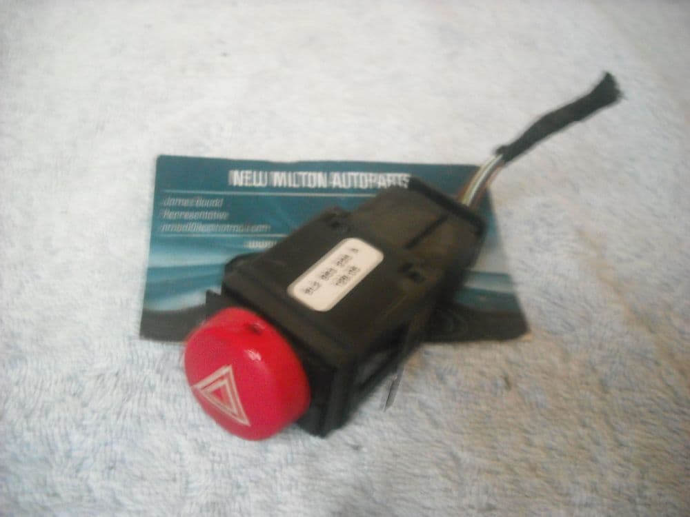 A GENUINE SEAT 20022008 HAZARD WARNING LIGHT SWITCH 6L2 953 235 A