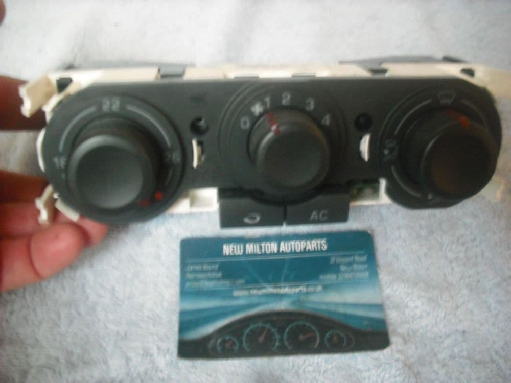 A GENUINE SEAT 20022008 HEATER CONTROL PANEL 6L0 820 045 A