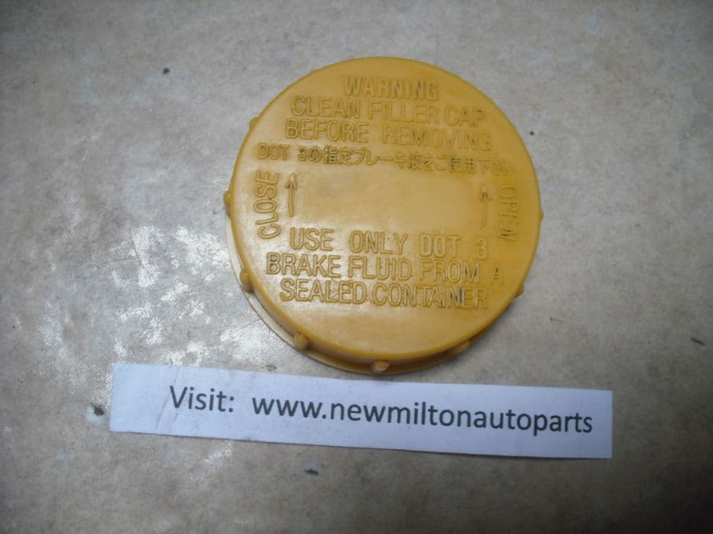 A GENUINE SUBARU FORESTER BRAKE FLUID MASTER CYLINDER FLUIF FILLER CAP