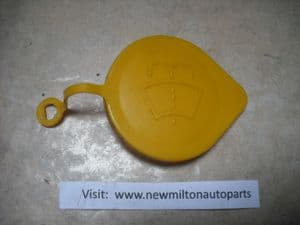 A GENUINE SUBARU FORESTER WINDOW WINDSCREEN WASHER RESEROIR TANK FILLER CAP