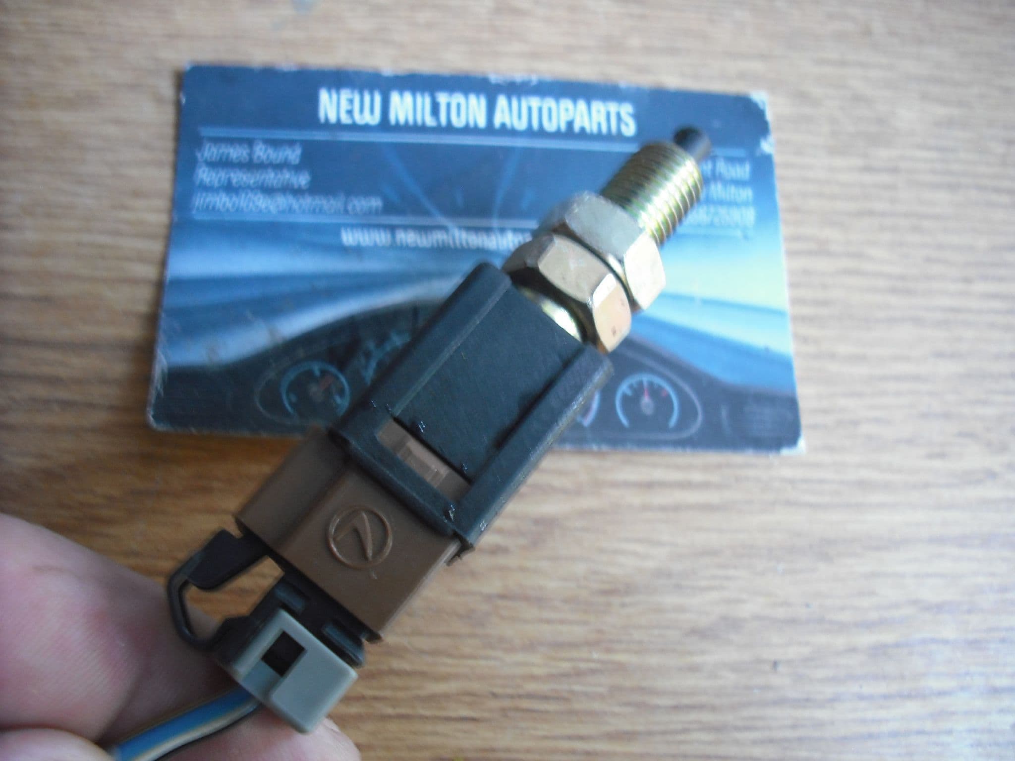 A GENUINE SUBARU IMPREZA WRX BUG EYE CLUTCH PEDAL SENSOR SWITCH