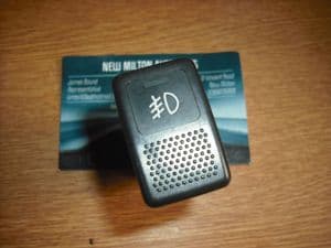 A GENUINE SUBARU LEGACY OUTBACK FRONT FOG LIGHT LAMP SWITCH