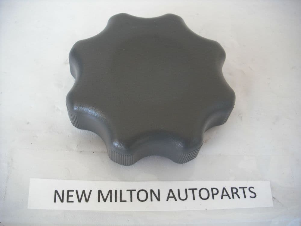 A GENUINE SUZUKI IGNIS FRONT SEAT ADJUSTMENT KNOB / WHEEL 20002003