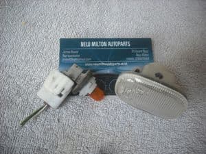 A GENUINE TOYOTA CELICA GEN 7 CLEAR FRONT WING MARKER INDICATOR FLASHER