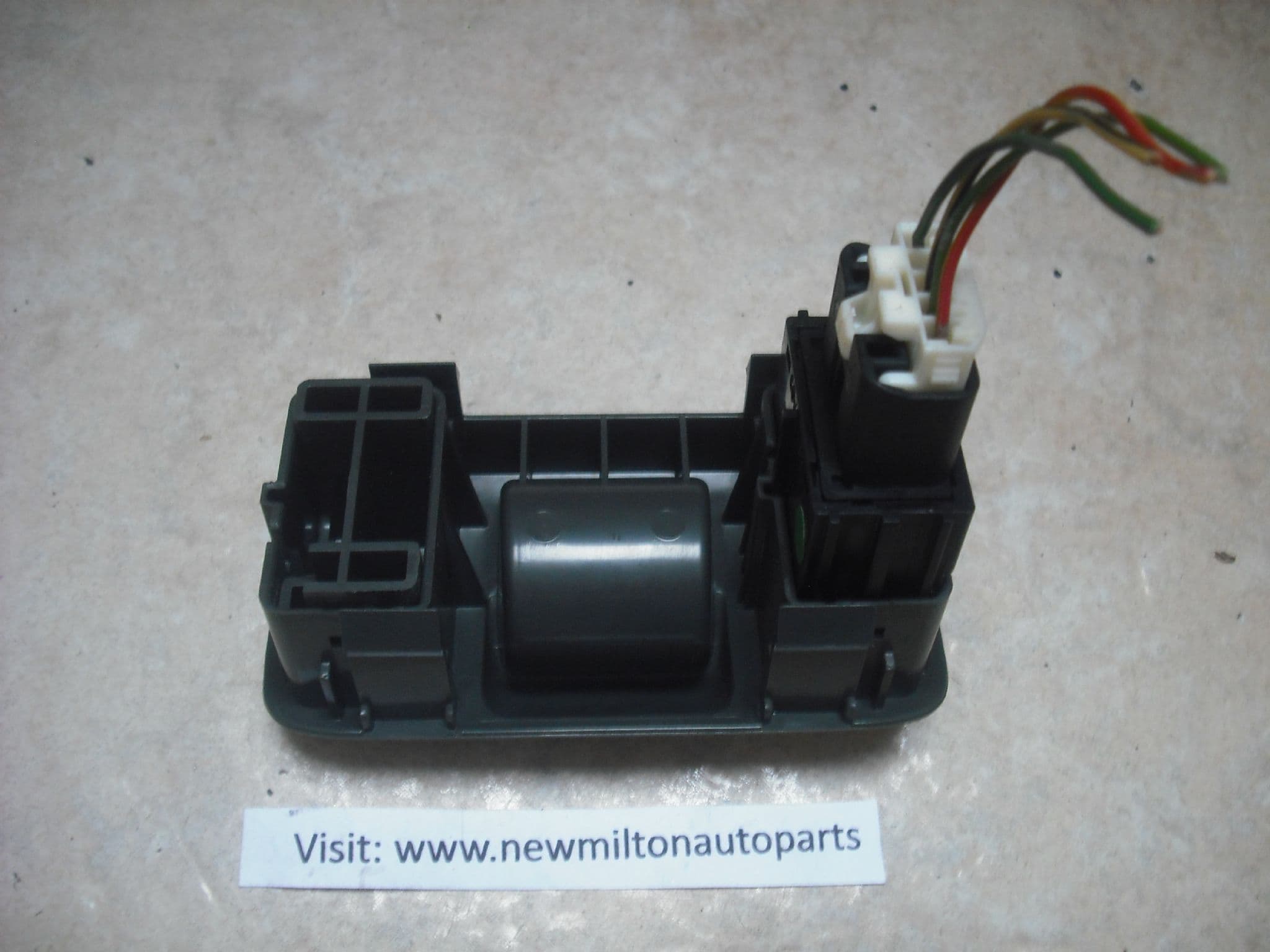 A GENUINE TOYOTA YARIS MK1 HEADLIGHT HEADLAMP HEIGHT LEVEL ADJUSTMENT