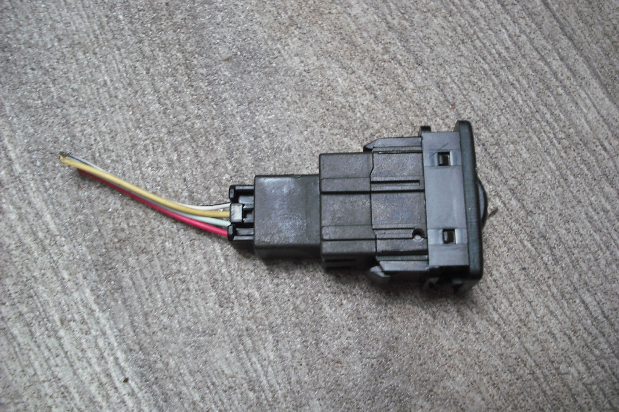 A GENUINE TOYOTA YARIS MK2 HEADLIGHT ADJUSTMENT SWITCH