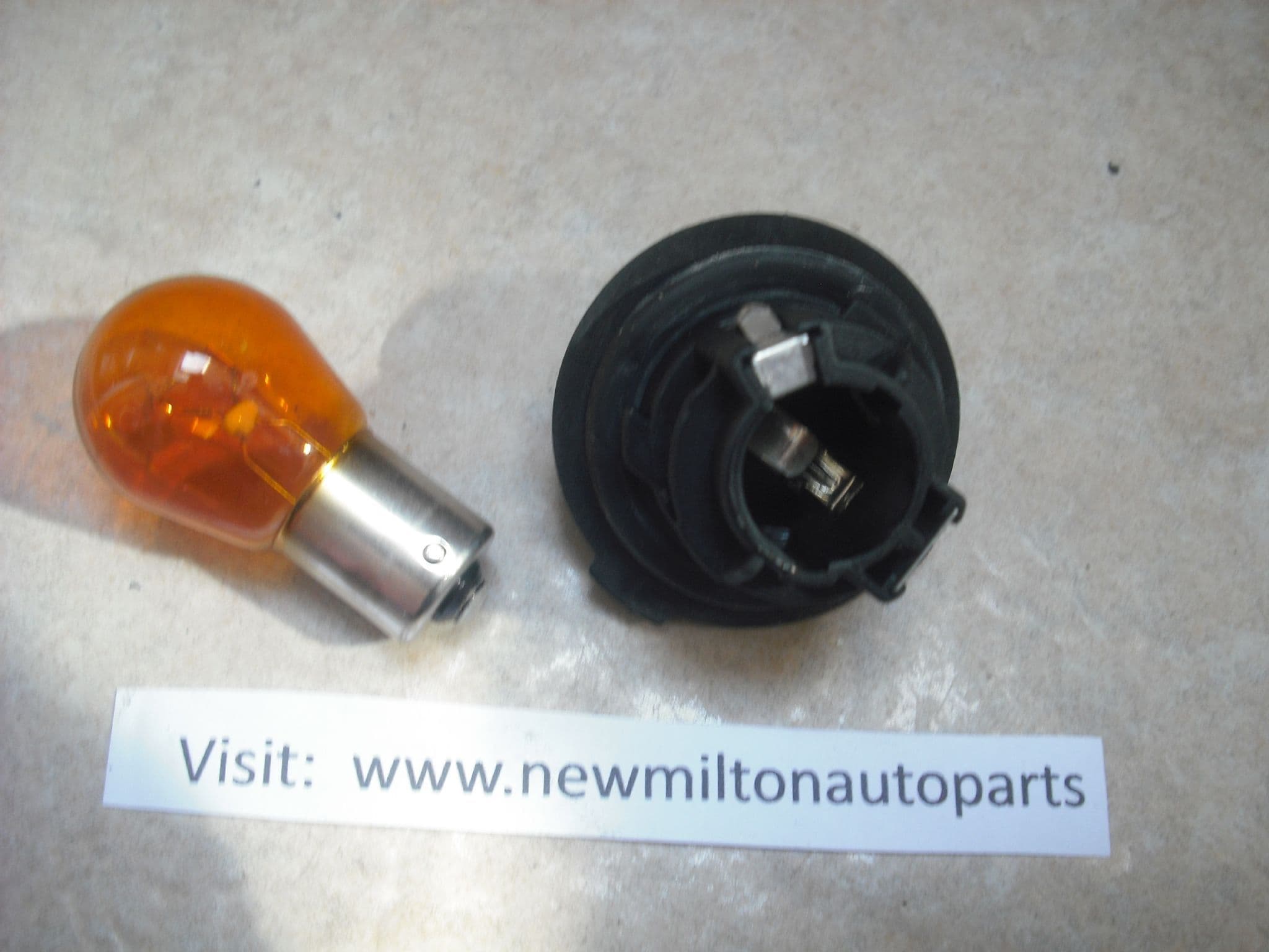 A GENUINE VALEO PY21W VAUXHALL CORSA D HEADLIGHT HEADLAMP INDICATOR