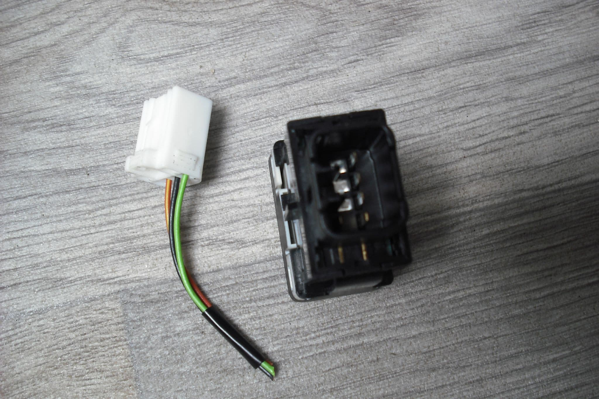 NEW MINI COOPER R56 FRONT DOOR MIRROR ADJUSTMENT SWITCH 61313422621