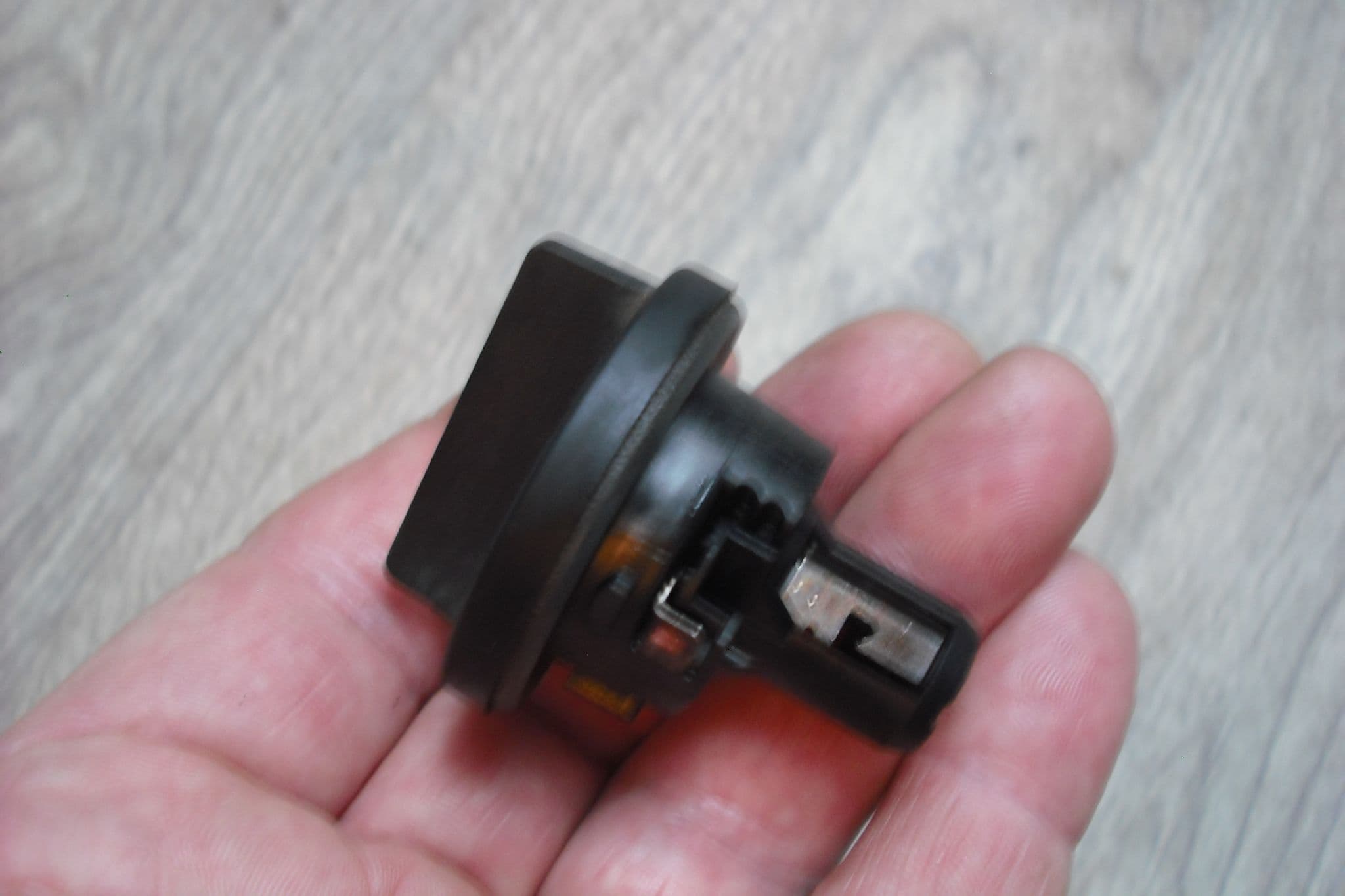 A GENUINE VAUXHALL ASTRA H MK5 HEADLIGHT INDICATOR FLASHER LIGHT BULB ...