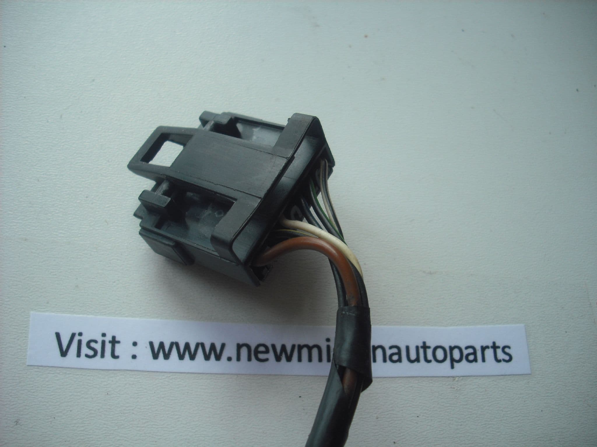 A GENUINE VAUXHALL ASTRA H REAR LIGHT WIRING PLUG PIGTAIL