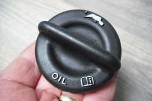 A GENUINE VAUXHALL INSIGNIA 2 0 CDTI ENGINE OIL FILLER CAP