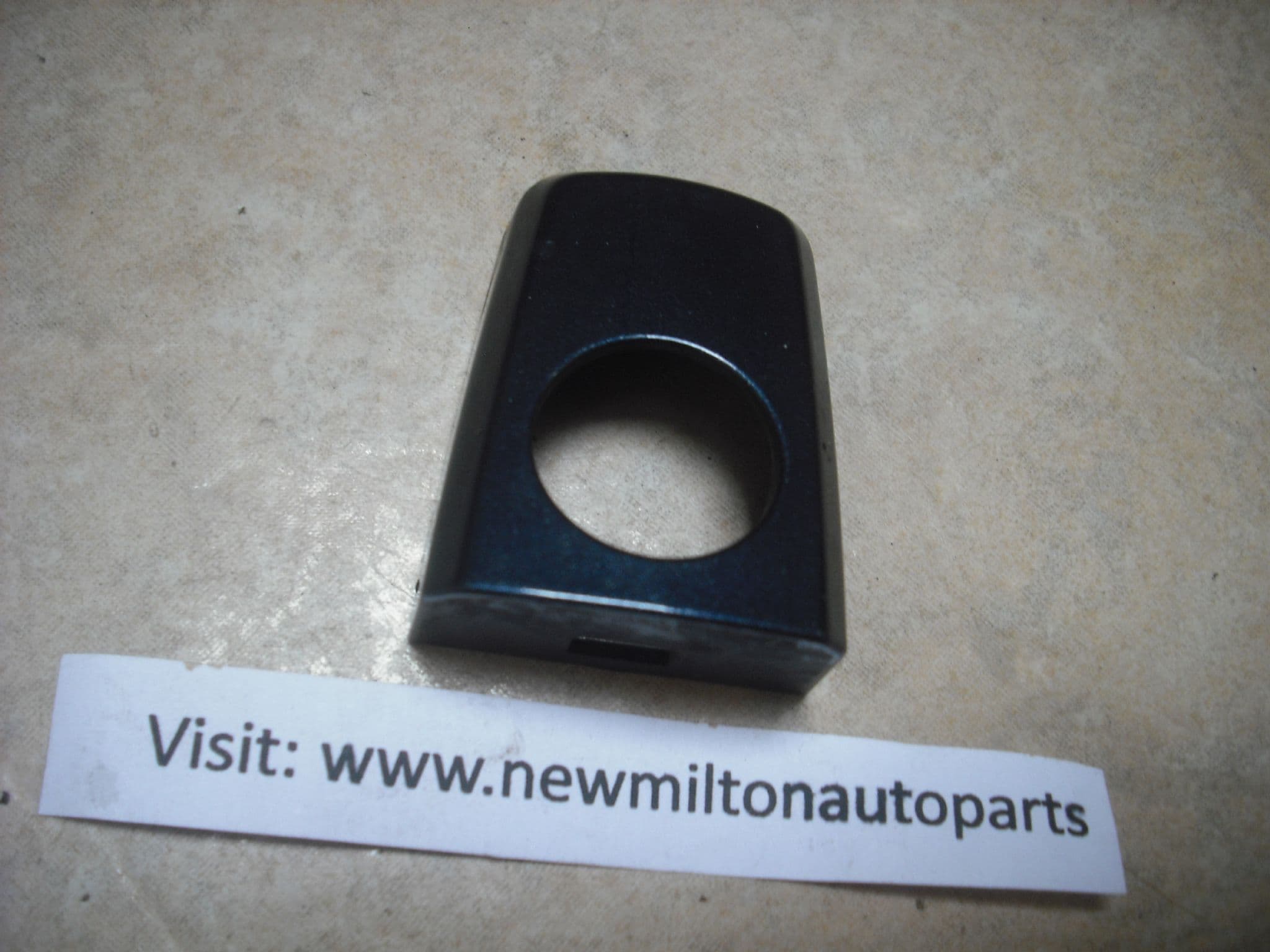 A GENUINE VAUXHALL INSIGNIA EXTERIOR FRONT DOOR HANDLE LEVER LOCK BUTTON COVER BLUE