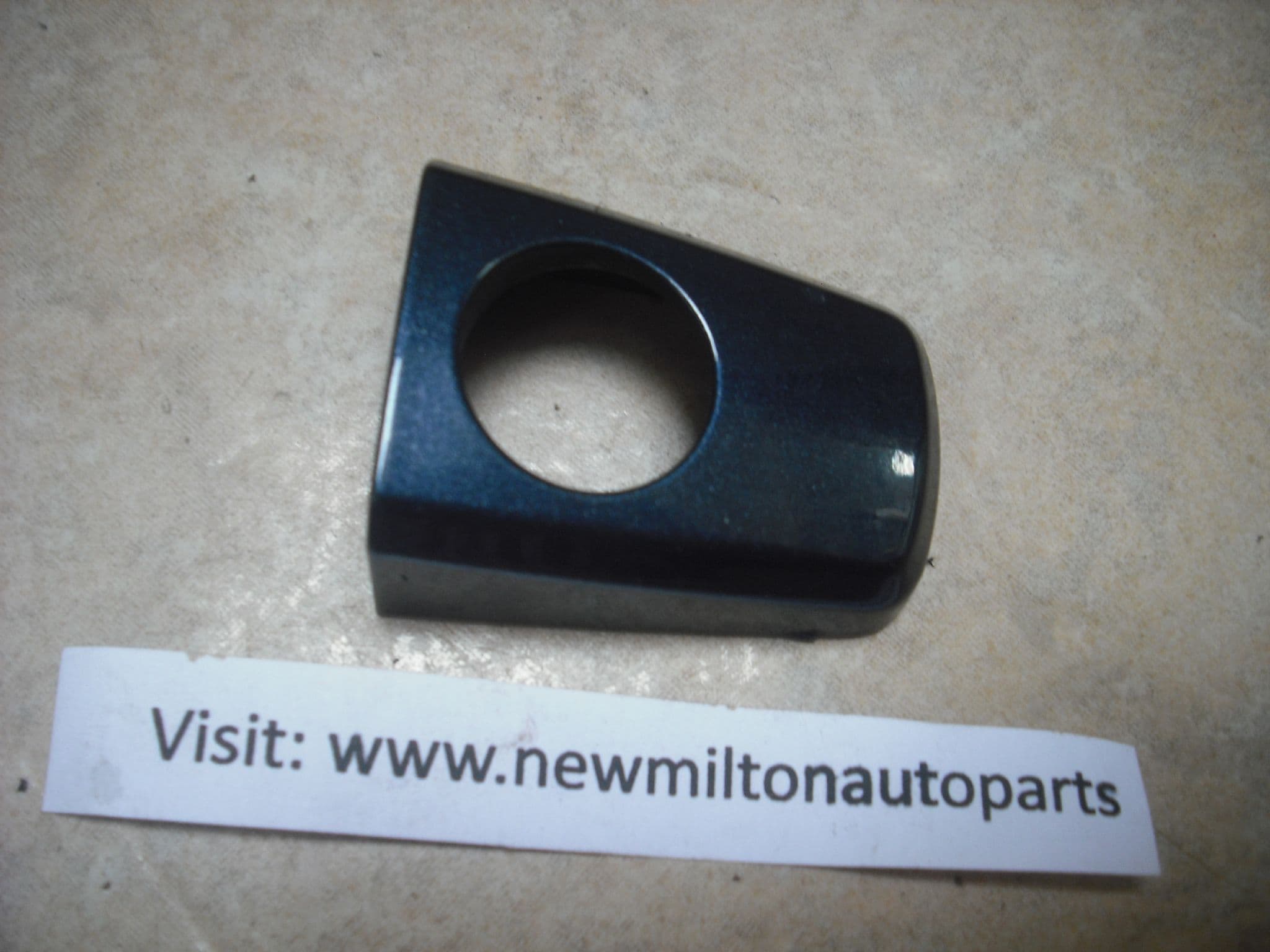 A GENUINE VAUXHALL INSIGNIA EXTERIOR FRONT DOOR HANDLE LEVER LOCK BUTTON COVER BLUE