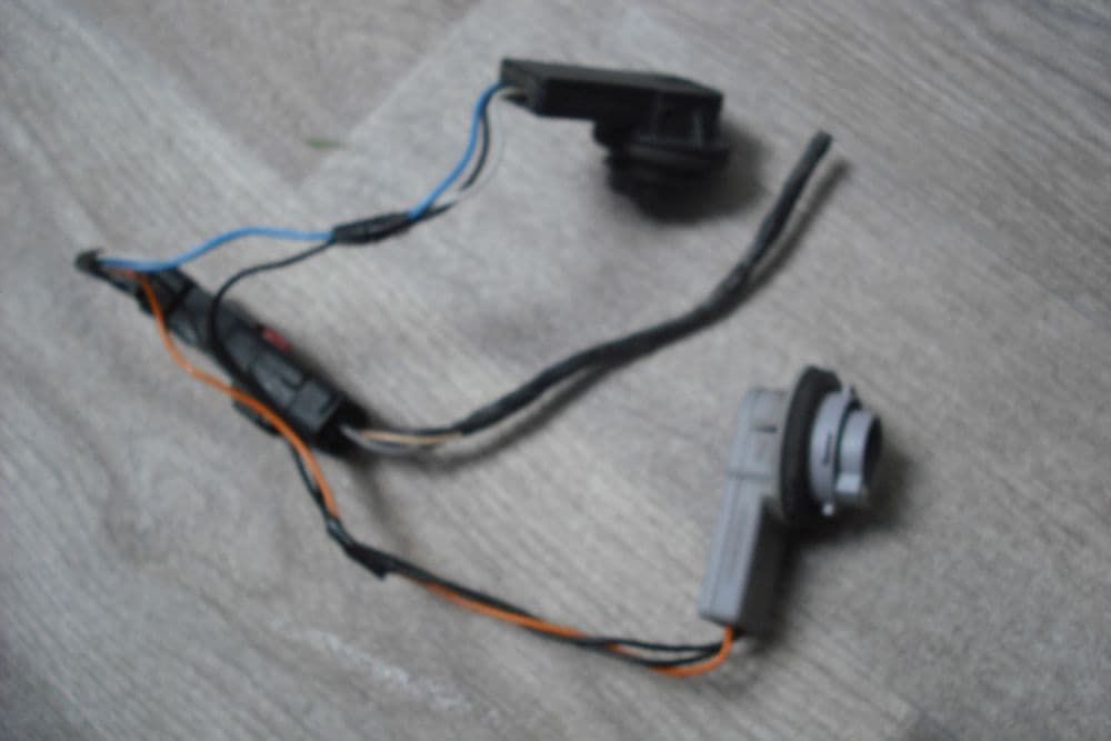 A GENUINE VAUXHALL VIVARO 2006-2014 REAR LIGHT BULB HOLDERS