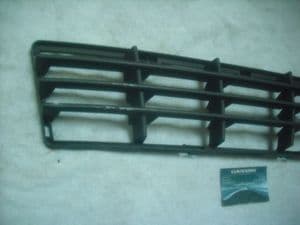 A GENUINE VOLVO S40 V50 FRONT BUMPER CENTRAL PANEL GRILLE MOULDING
