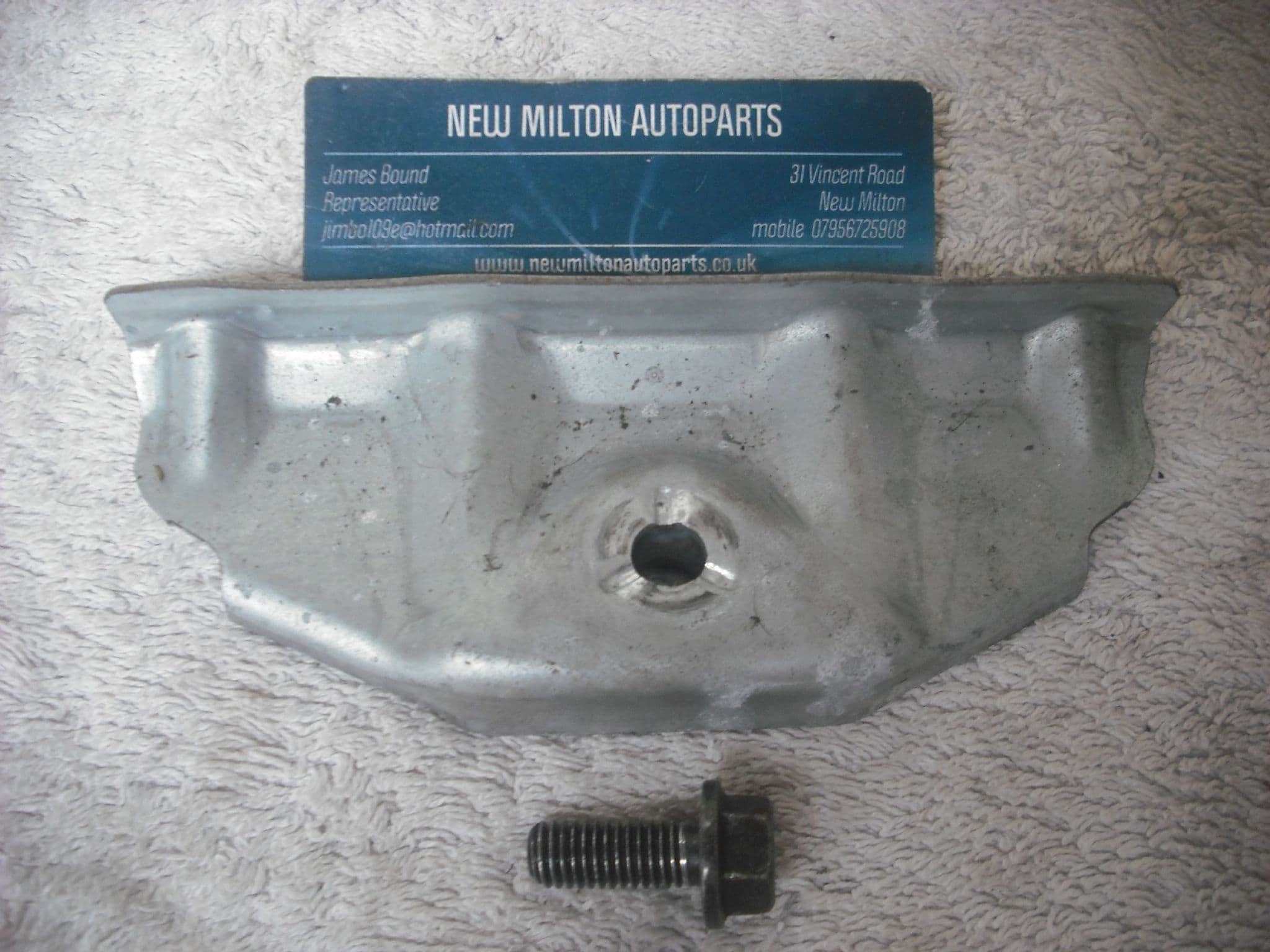 A GENUINE VOLVO V70 S60 S80 2000 - 2004 BATTERY CLAMP