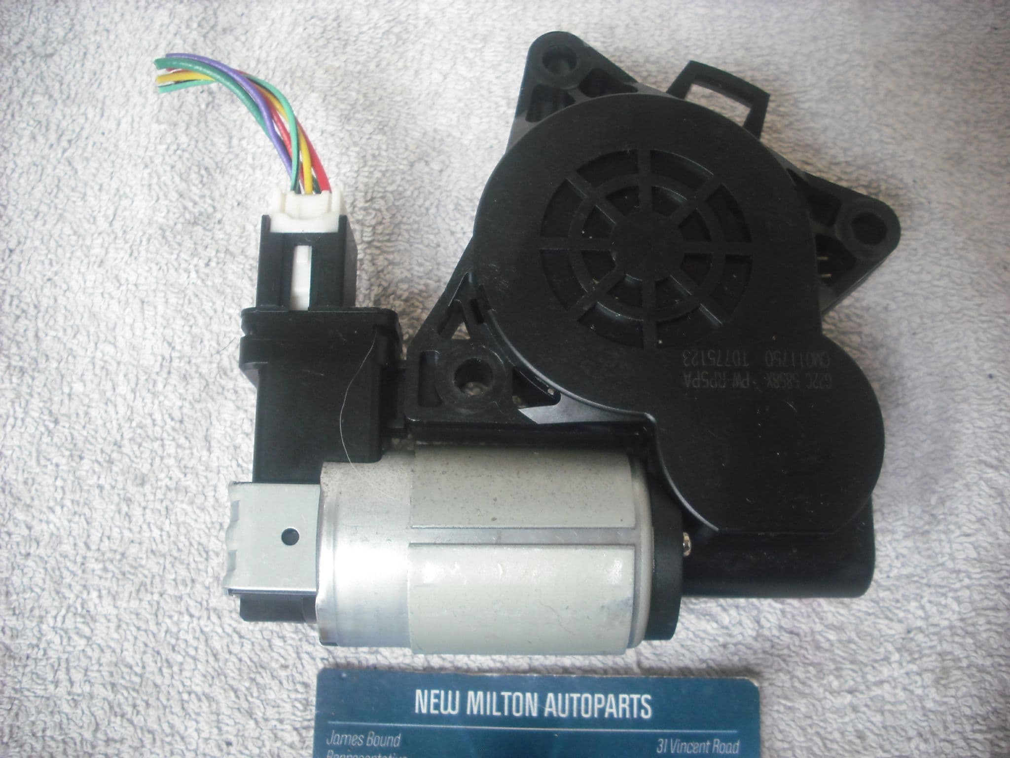 A MAZDA 6 FRONT DOOR ELECTRIC WINDOW MOTOR O/S RIGHT SIDE G22C