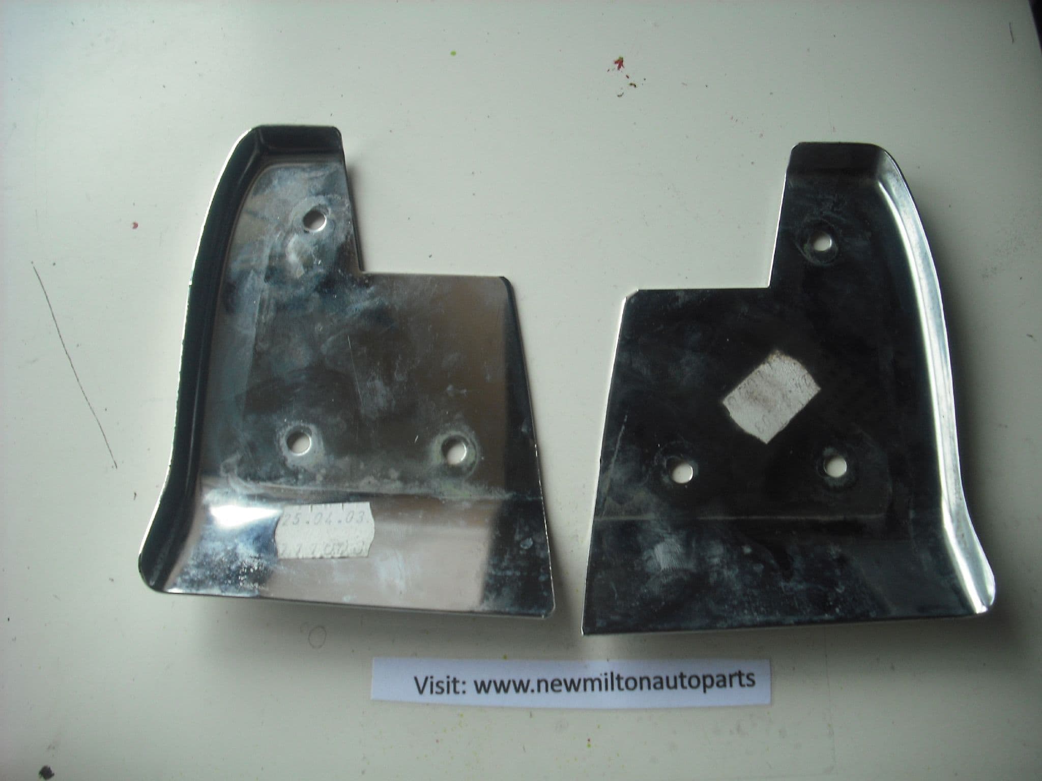 A PAIR OF MERCEDES BENZ W209 CLK CHROME DOOR FINNISHERS