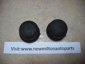 A0009984021  MERCEDES BENZ W204 C CLASS WINDSCREEN WIPER ARM NUT COVER CAPS