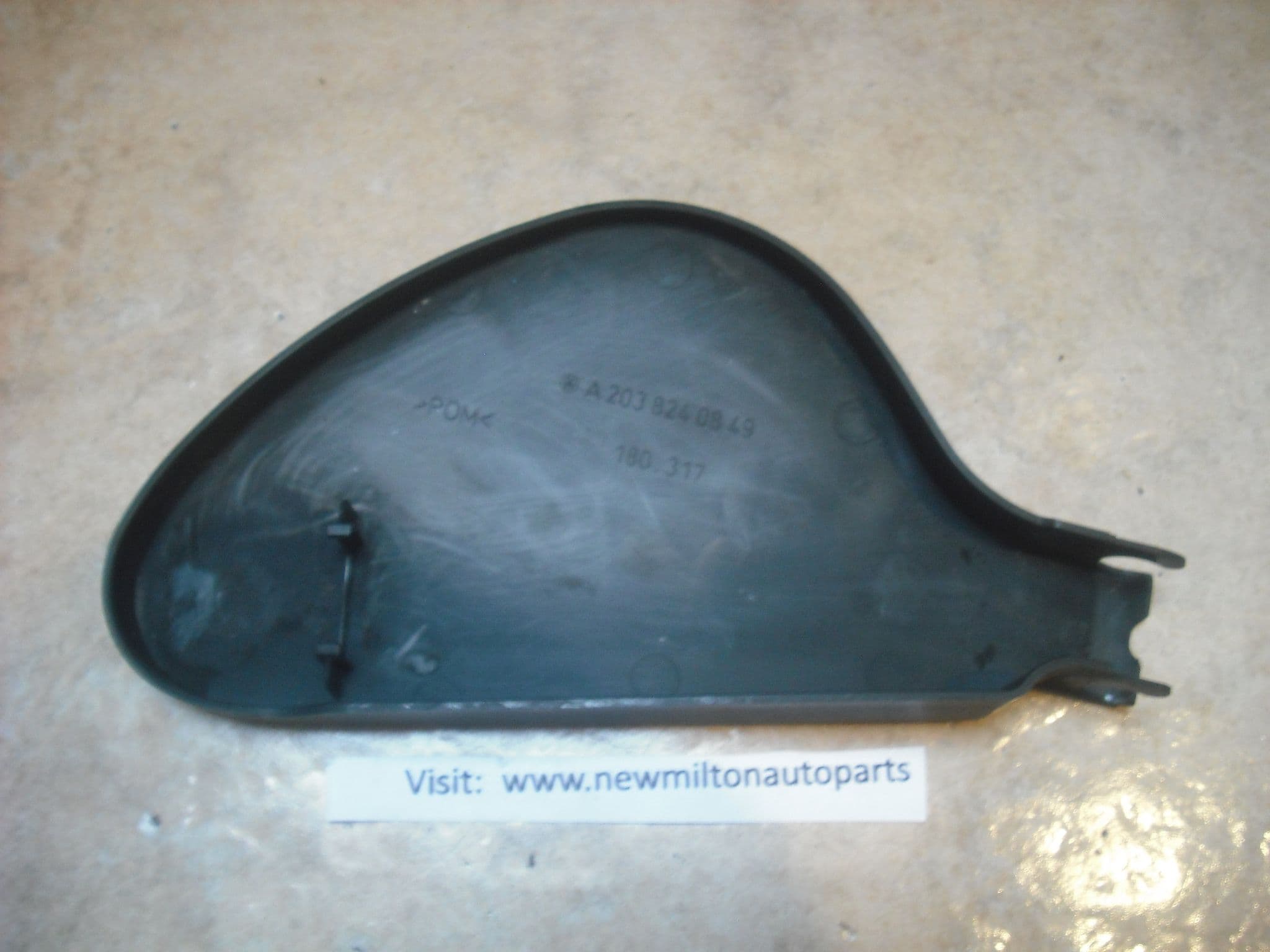A203 824 08 49 MERCEDES W203 COUPE FRONT WINDSCREEN WINDOW WIPER 