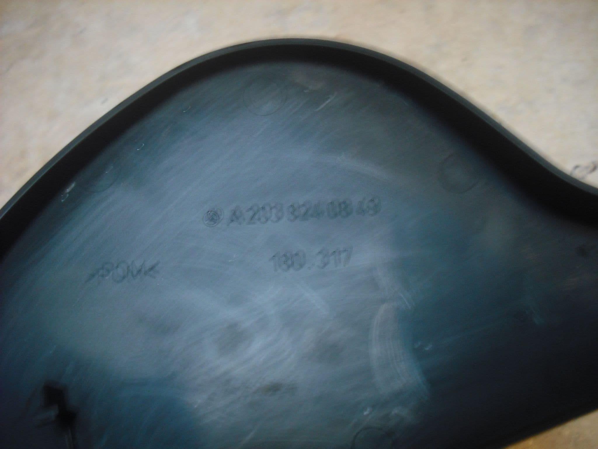 A203 824 08 49 MERCEDES W203 COUPE FRONT WINDSCREEN WINDOW WIPER 