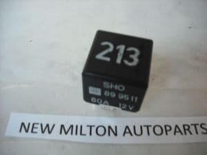 AUDI 80 A4  ORIGINAL AUDI/VW RELAY  213  443 951 253 J    443951253J