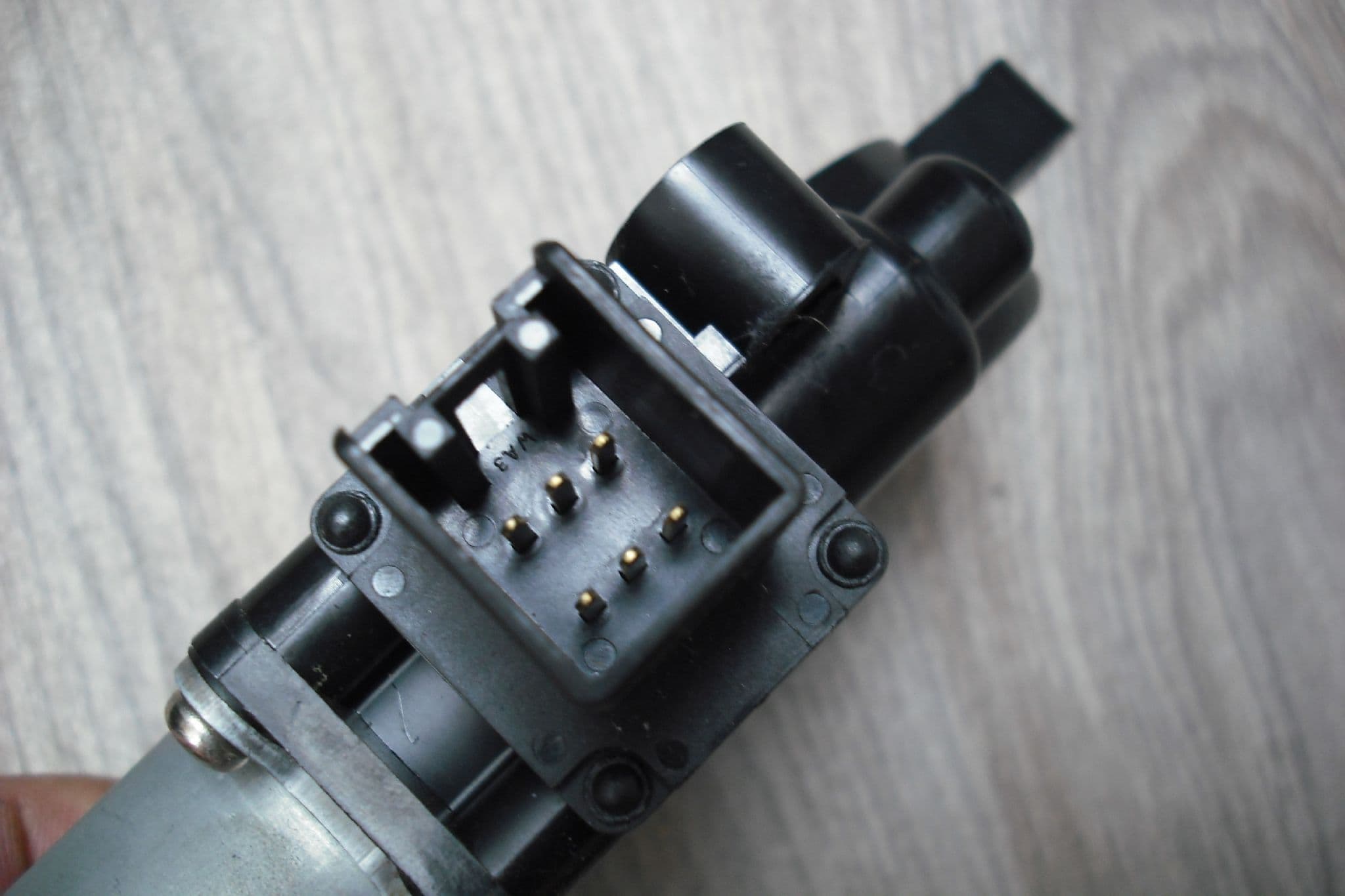 D651 59 58X CM012040 GA-558LP MAZDA FRONT REAR LEFT DOOR WINDOW