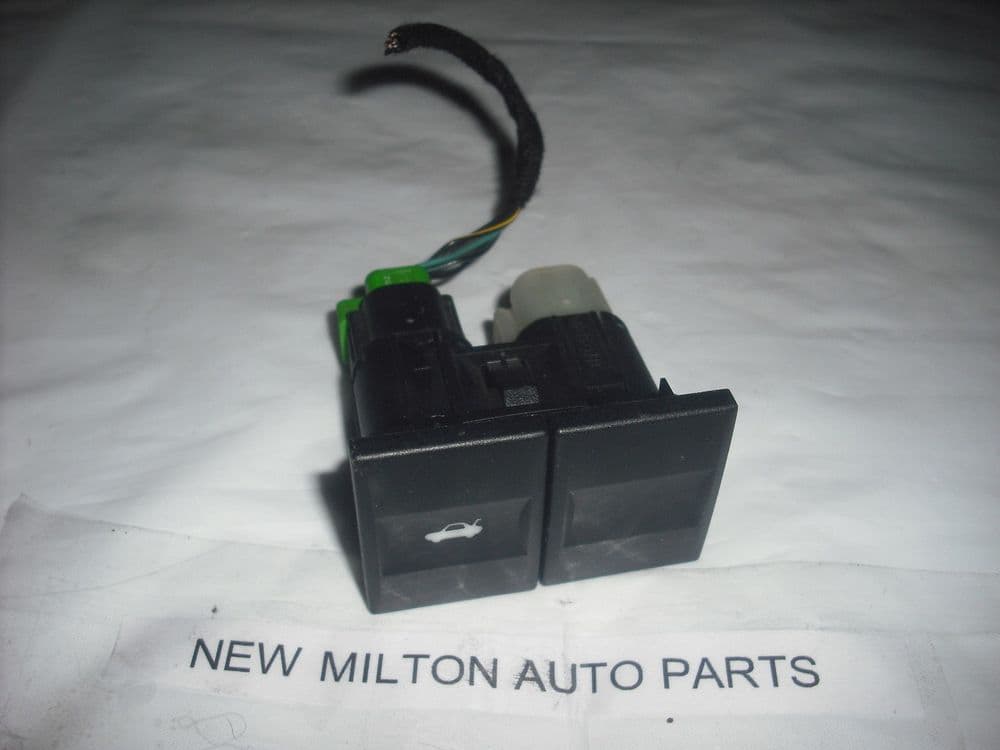 FORD MONDEO MK3 PRE-FACELIFT TAILGATE BOOT TRUNK RELEASE SWITCH
