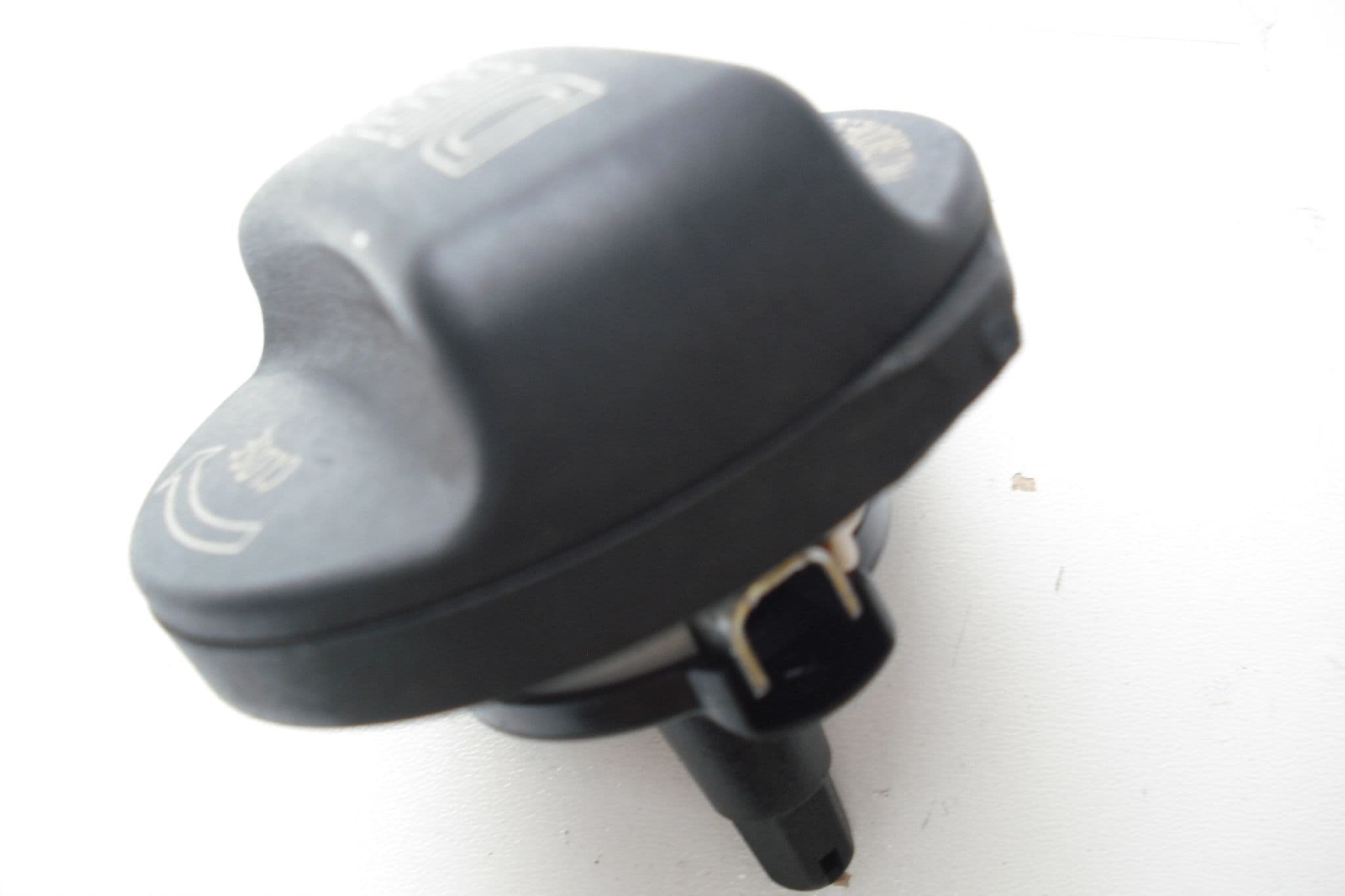 GENUINE BMW F20 F21 F40 F22 F30 F32 F07 F10 F12 X5 FUEL TANK CAP DIESEL