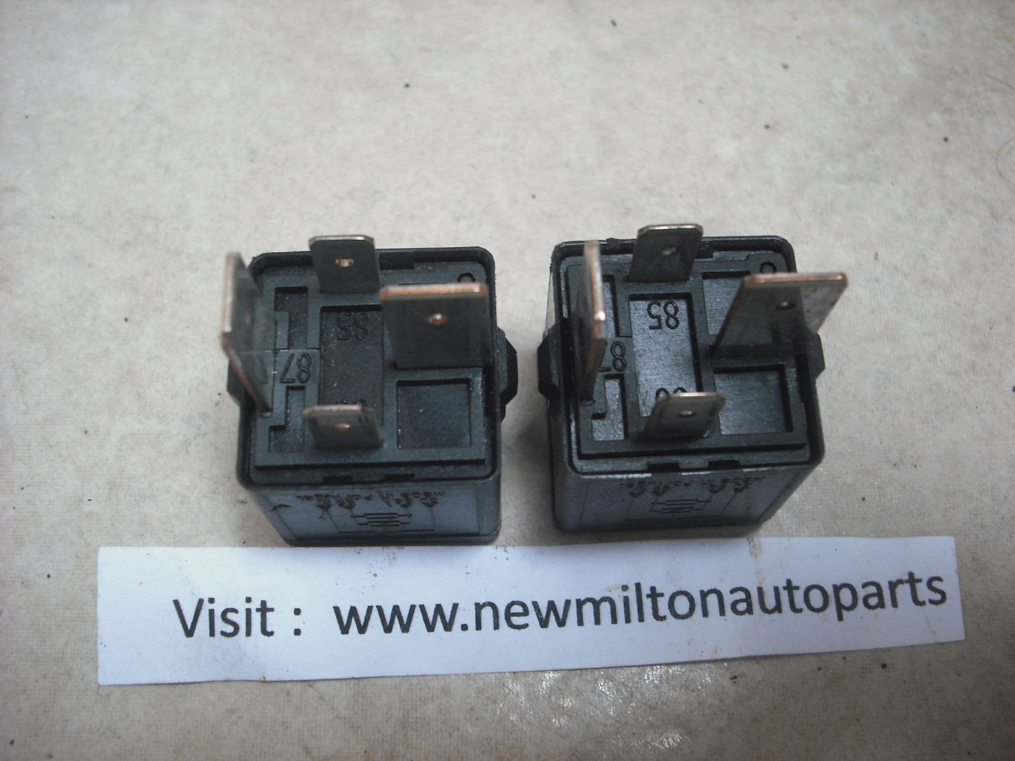 GENUINE VW VOLKSWAGEN GOLF MK5 IGNITION RELAY 460 1K0951253A