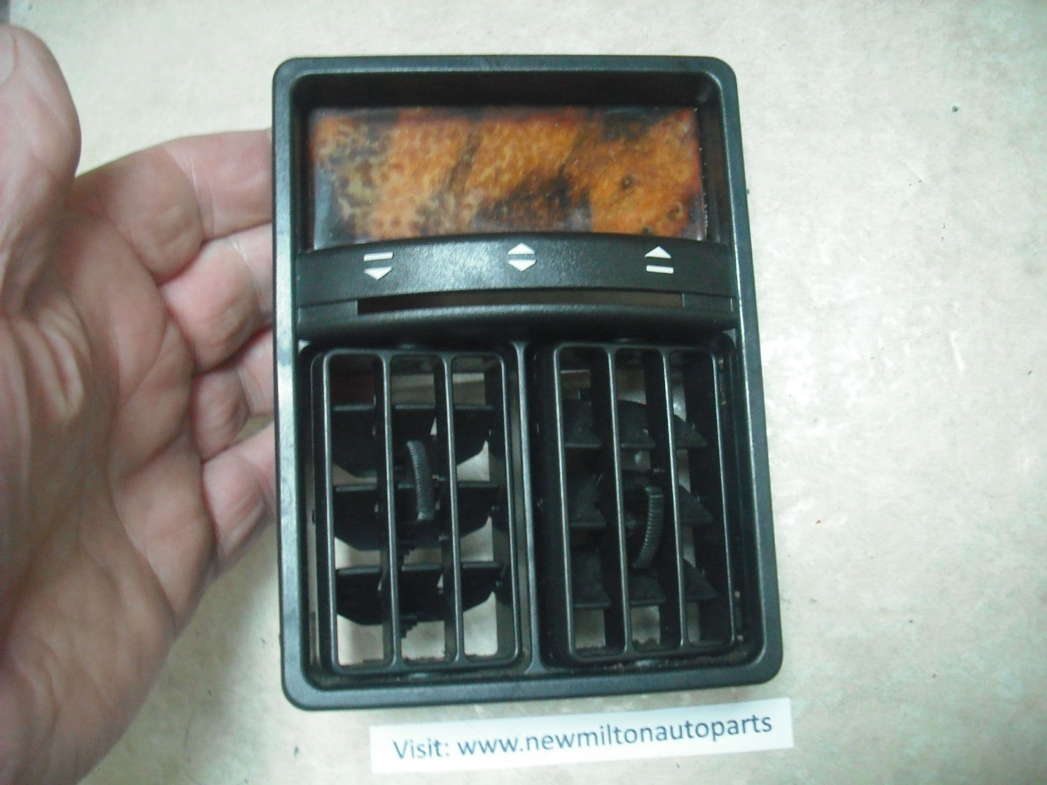 2003 04 05 06 07 2008 Jaguar S-Type S Type CENTER CONSOLE REAR A/C HEAT AIR VENT