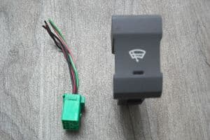 KIA CARENS HEATED FRONT WINDSCREEN WINDOW DEMISTER SWITCH