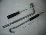 KIA CARENS WHEEL BRACE AND SCREW DRIVER FROM TOOL KIT
