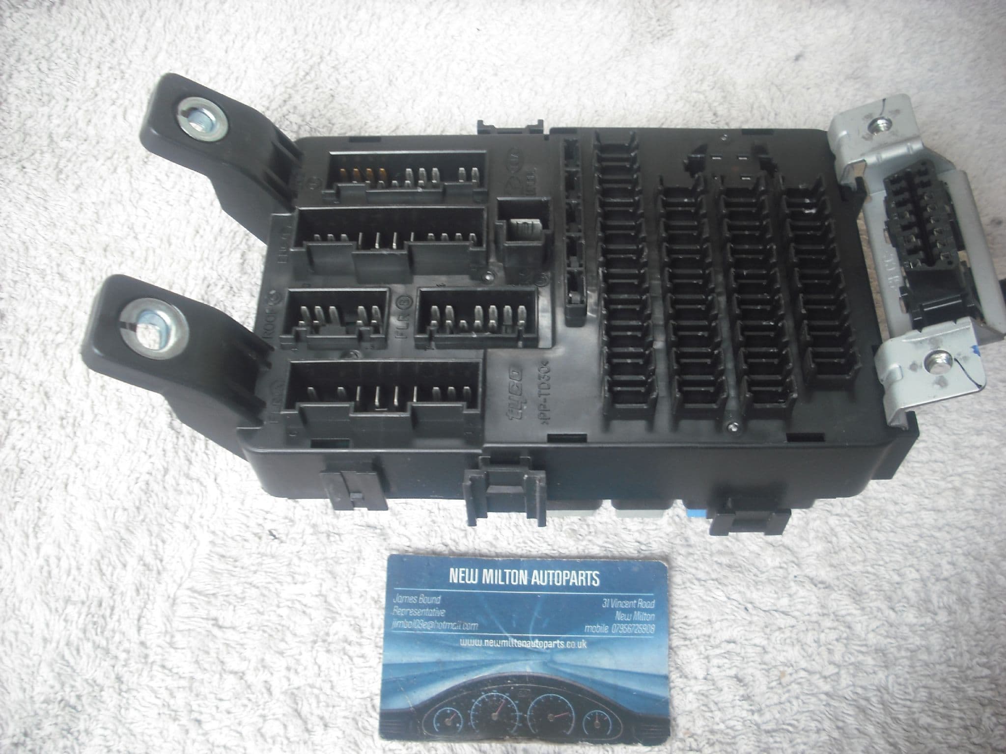 KIA RIO MK2 INTERIOR FUSE BOX CONTROL MODULE V/CODE LM21 KEC090029