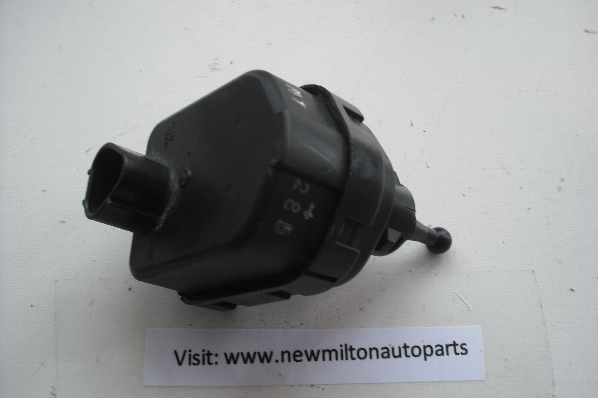 LEXUS GS300 2001 HEADLIGHT HEADLAMP HEIGHT LEVELING ADJUSTMENT MOTOR