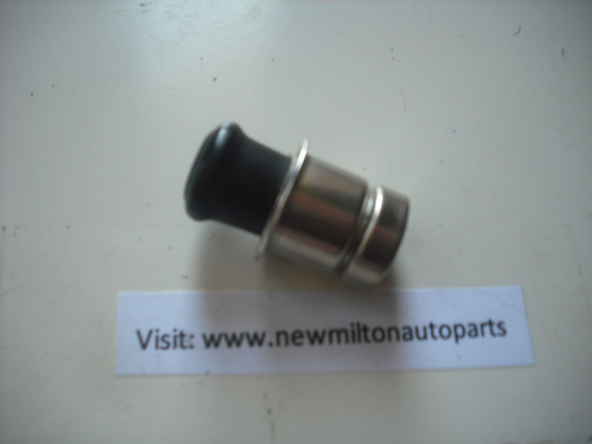 xc90 cigarette lighter not working XC90 Twin Engine Using the cigarette lighter