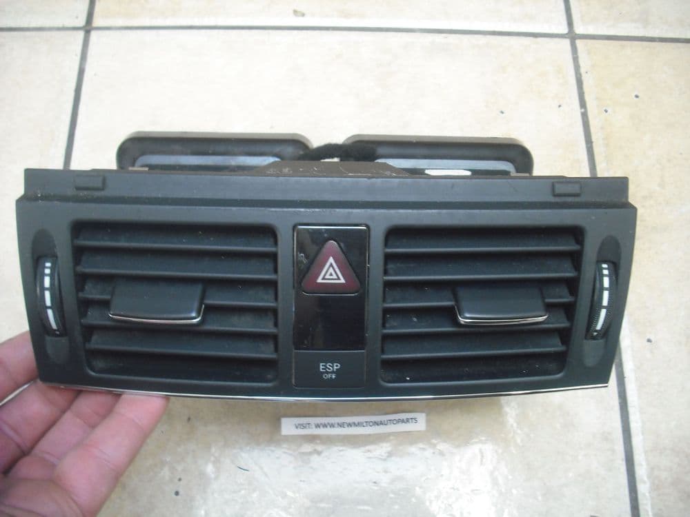 MERCEDES BENZ W204 C CLASS HAZARD WARNING LIGHT SWITCH AIR BLOWER VENTS