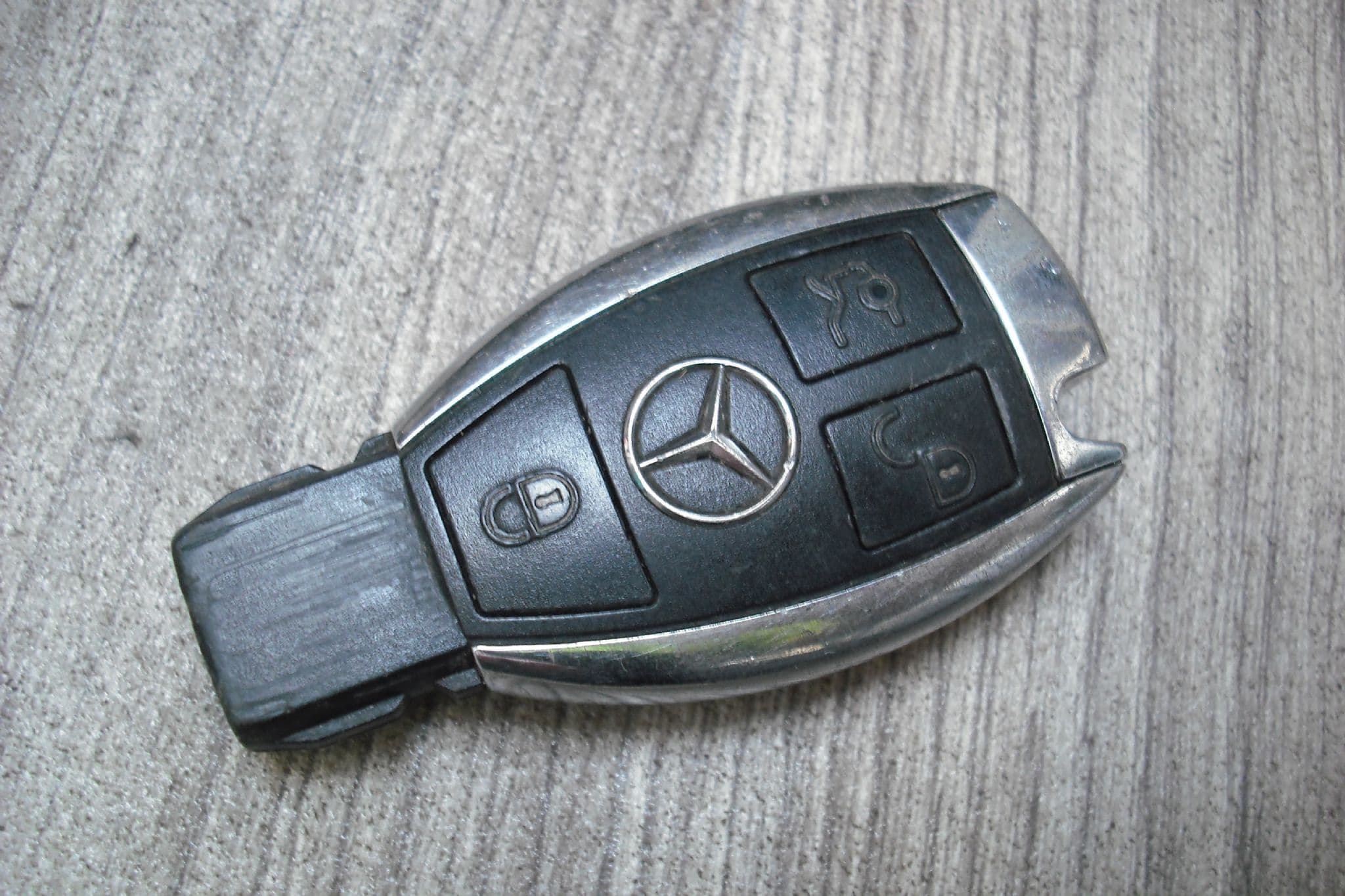 MERCEDES BENZ W204 C CLASS REMOTE CENTROL LOCKING KEY FOB