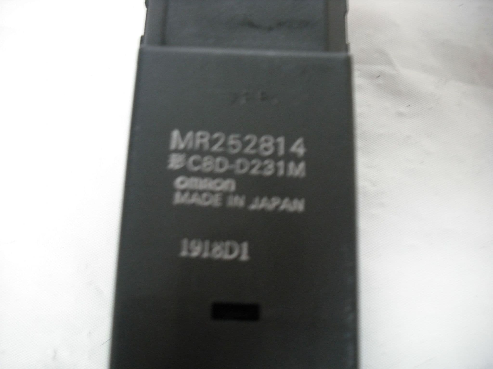 MITSUBISHI GALANT FRONT DRIVERS DOOR ELECTRIC WINDOW SWITCH PACK