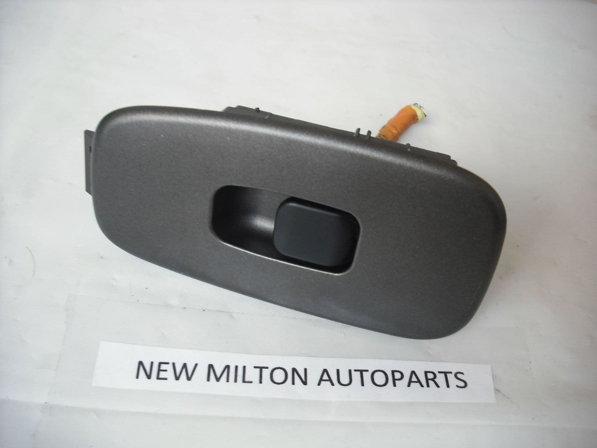 NEC EP2 624-30-P LEXUS IS200 1S300 REAR BACK DOOR ELECTRIC