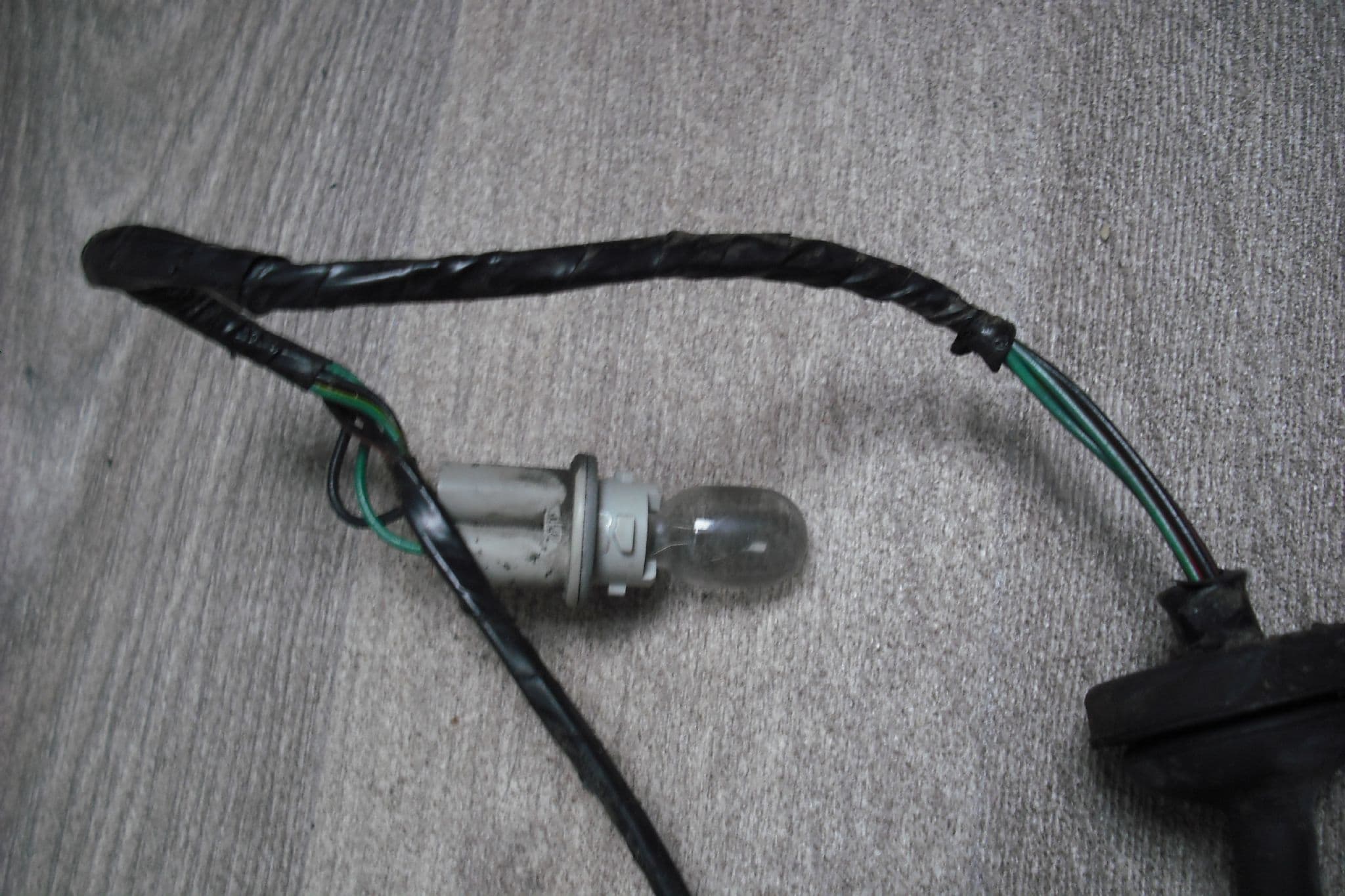 NISSAN NOTE MK1 REAR LIGHT BULB HOLDERS