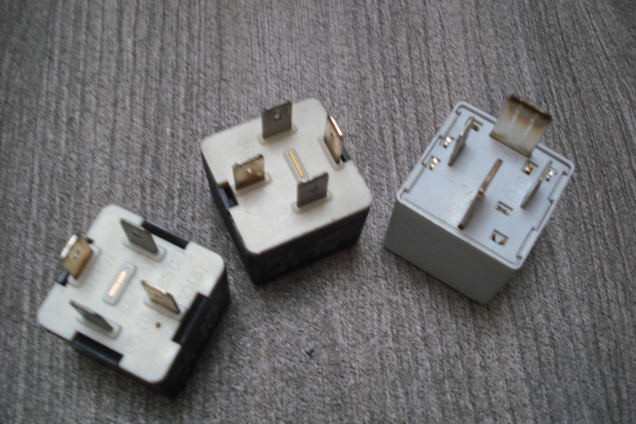 RELAYS 53 AND 100 REMOVED FROM A VOLKSWAGEN BEETLE