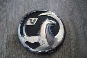 sold    13294635 VAUXHALL ASTRA J MK6 FRONT GRILLE BADGE