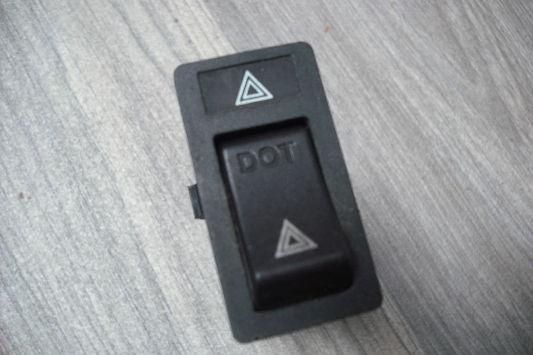 SOLD 3523511 VOLVO 760 960 HAZARD WARNING LIGHT SWITCH