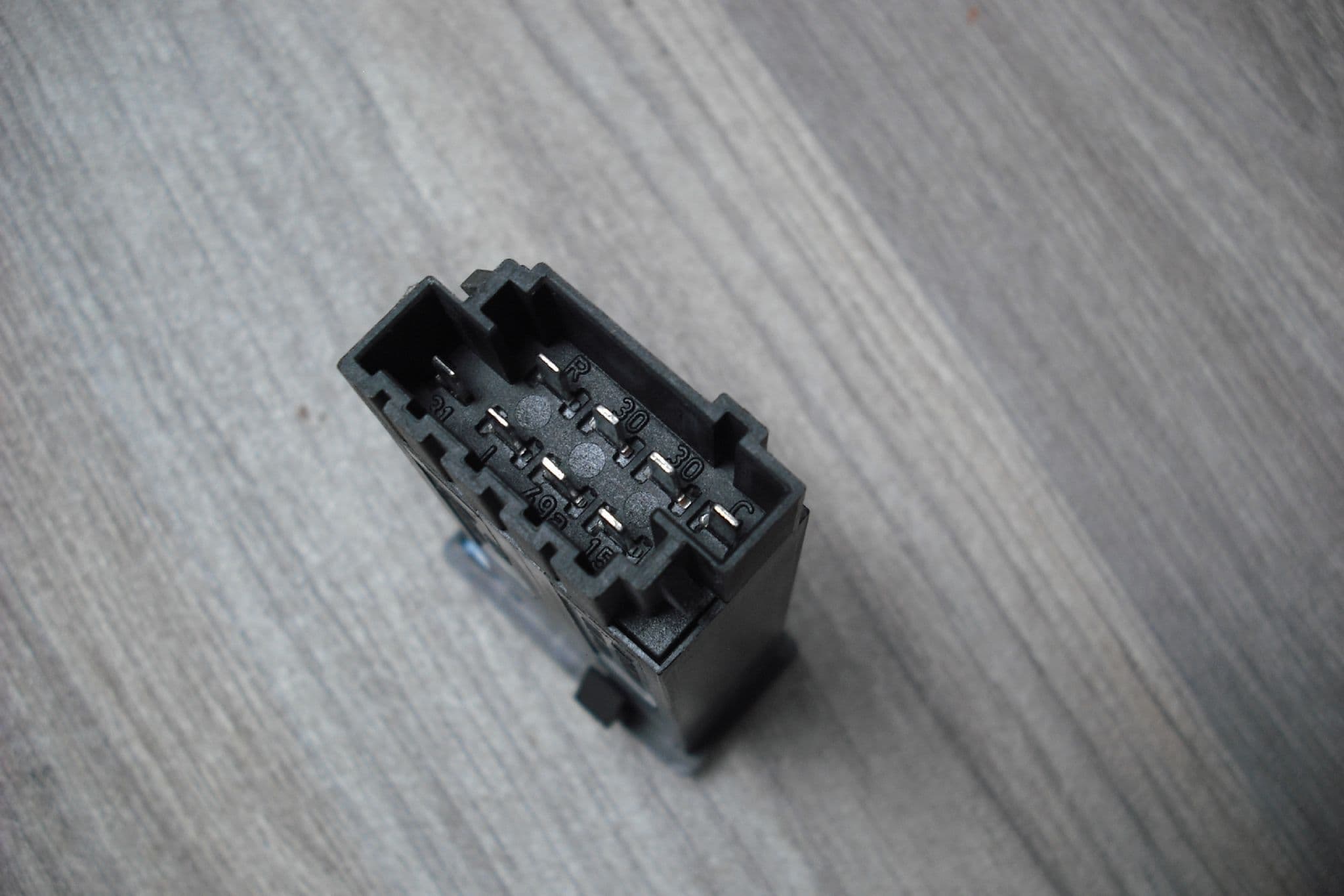 ボルボ ハザードスイッチ （中古）partsNO:3523511