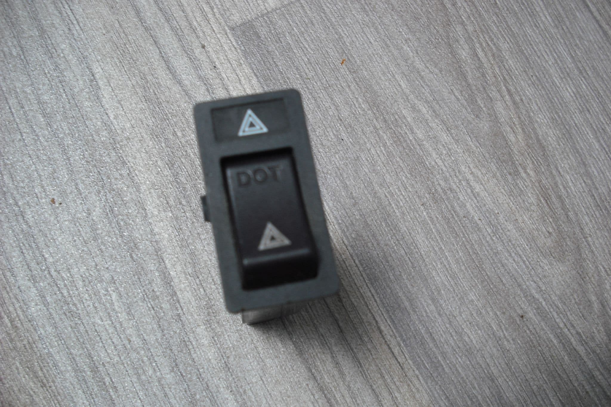 SOLD 3523511 VOLVO 760 960 HAZARD WARNING LIGHT SWITCH