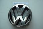 SOLD   3B0 853 601    A GENUINE VW VOLKSWAGEN  POLO MK3 6N  2000-2002  FRONT GRILLE BADGE